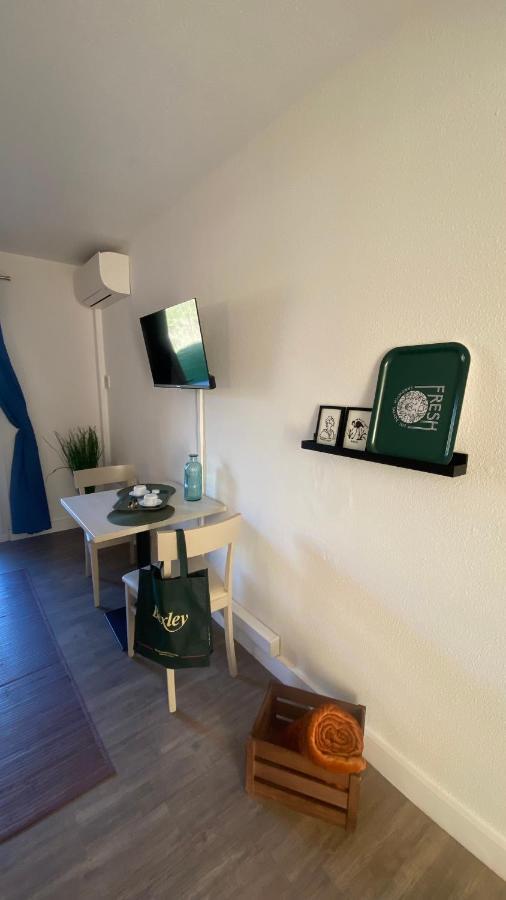 Joli Studio Camargue Lou Rouge Arles Bagian luar foto